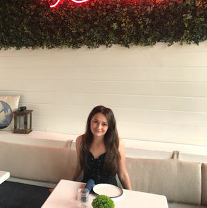 Meet your Posher, Elizabeth